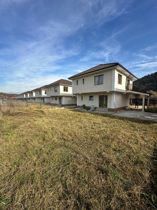 Casa individuala, 109 MP utili, 400 MP teren, garaj, Luna de Sus