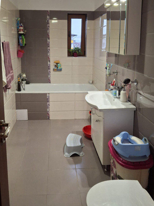 Apartament 3 camere,66mp/ Etaj intermediar/Subcetate/zona Parc Poligon