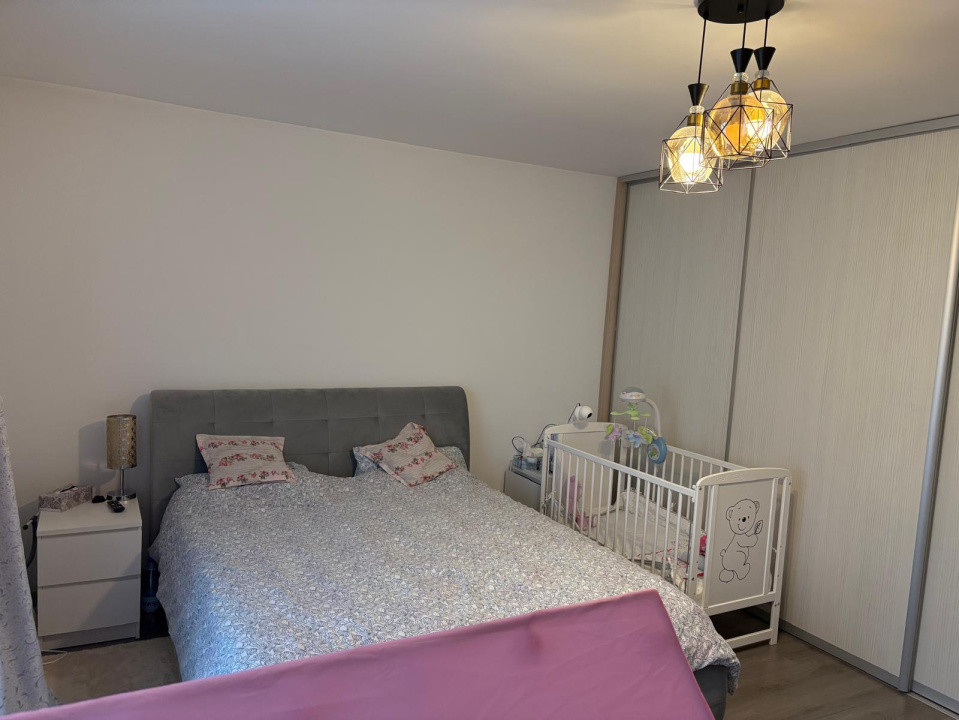 Apartament pe strada Florilor , 39 mp util , cu balcon , dormitor separat