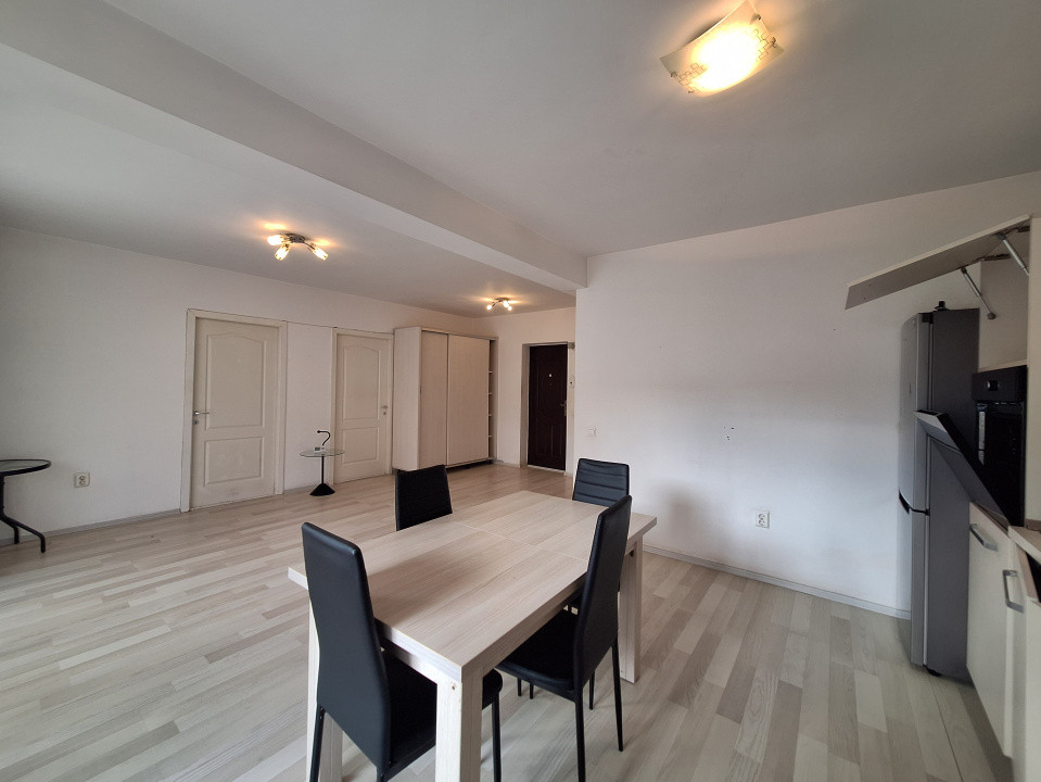 Apartament cu 3 camere, 61 mp, 2 balcoane, zona Porii