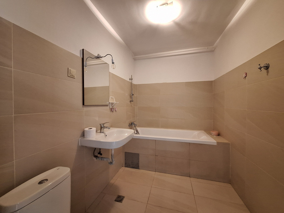 Apartament cu 3 camere, 61 mp, 2 balcoane, zona Porii