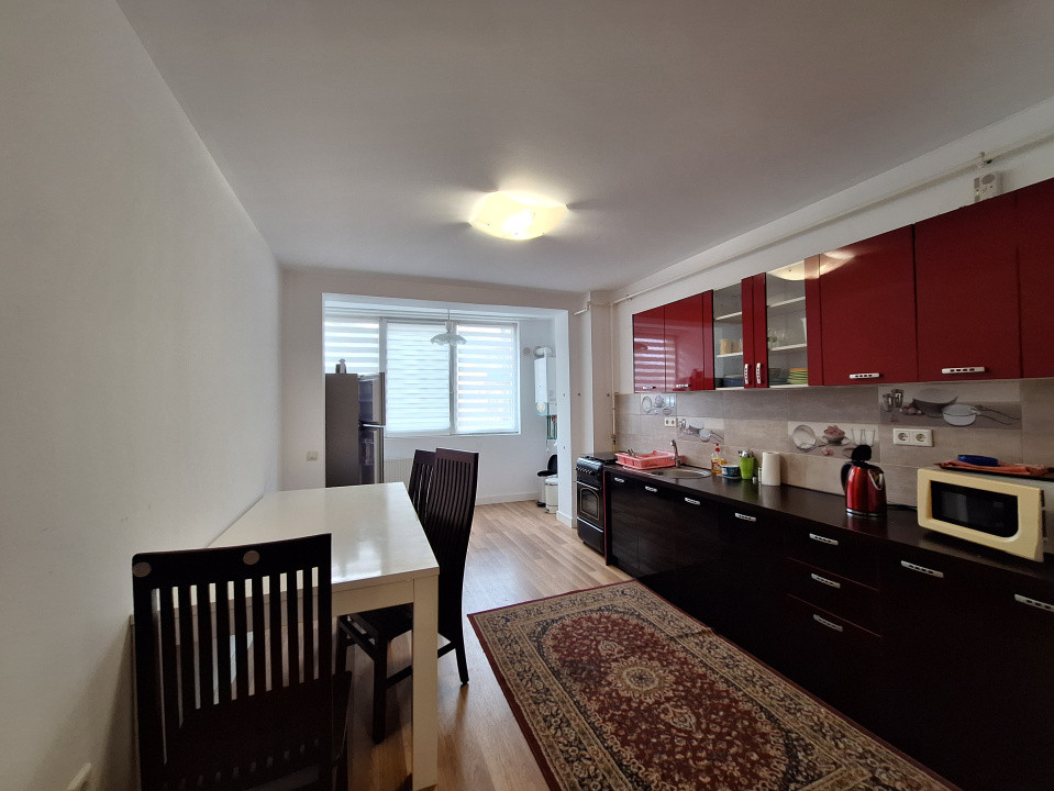 Apartament cu 2 camere, 67 mp, zona Florilor