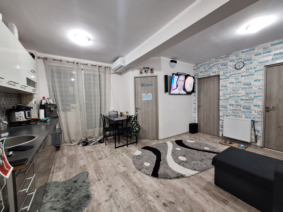 Apartament cu 3 camere, 43 mp, balcon, zona LIDL