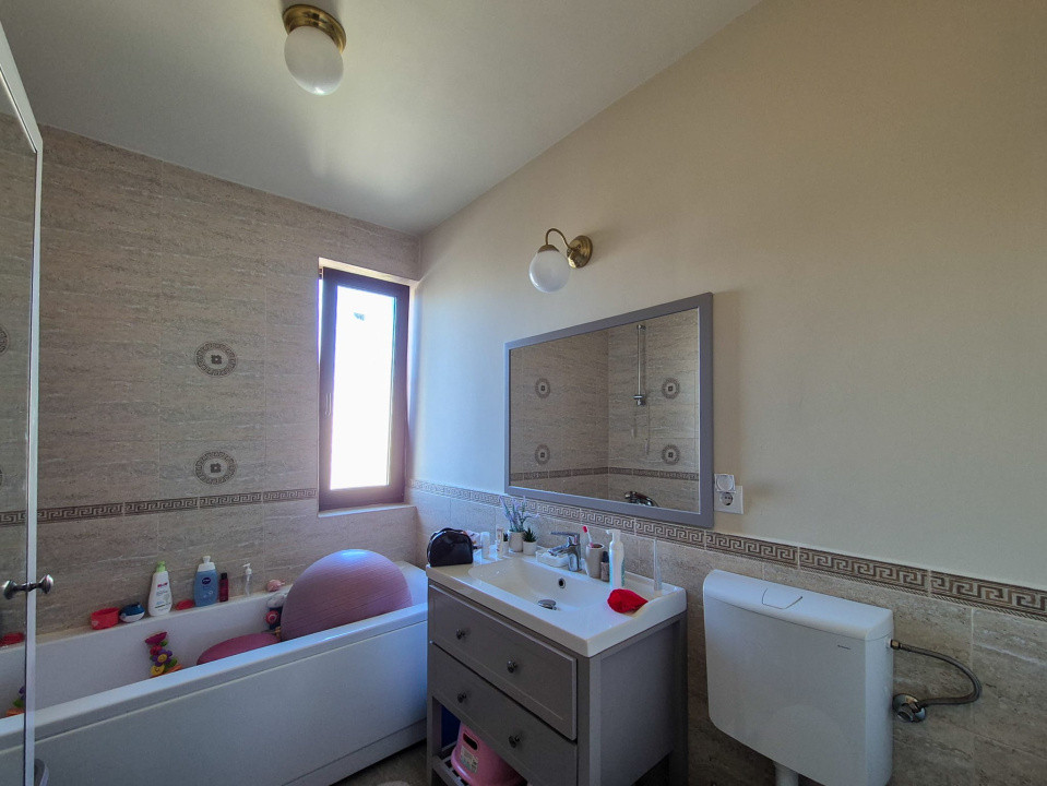 Apartament 3 camere,2 bai, 65mp, Terasa 10mp - zona Dumitru Mocanu