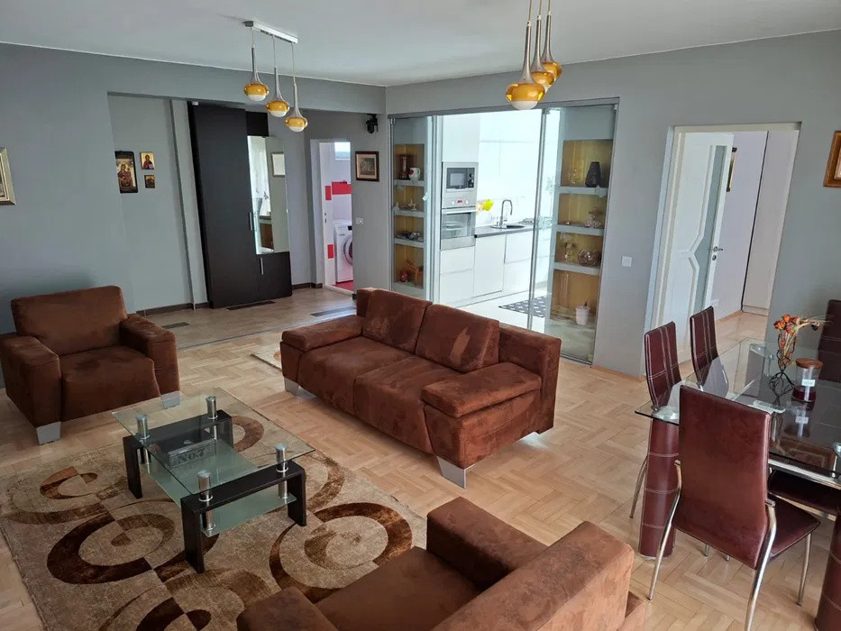 Apartament cu 3 camere, 84 mp, zona Buna Ziua