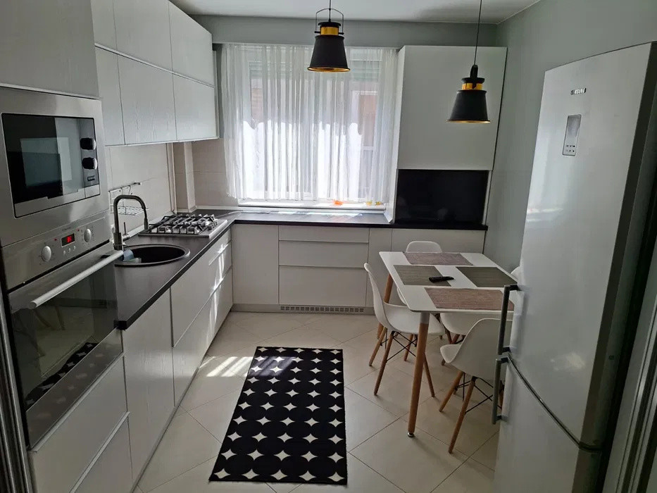 Apartament cu 3 camere, 84 mp, zona Buna Ziua