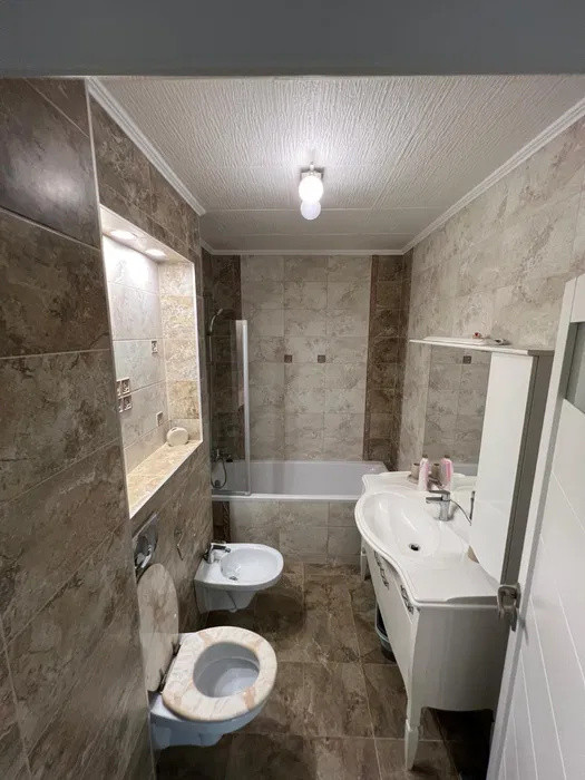 Apartament cu 3 camere, 65 mp, 2 balcoane, langa VIVO