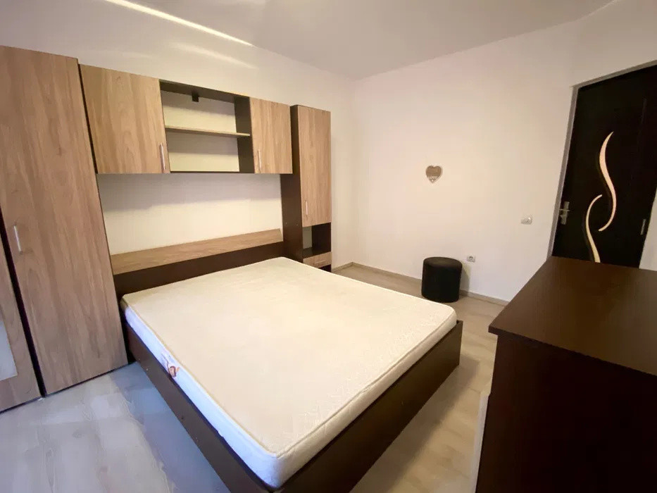 Apartament cu 2 camere, 58 mp, parcare, zona Florilor