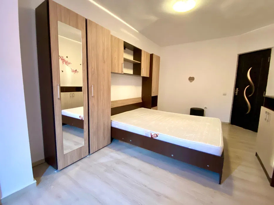 Apartament cu 2 camere, 58 mp,  zona Florilor