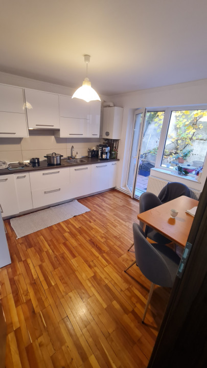 Casa 5 camere zona UMF