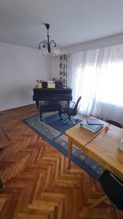 Casa 5 camere zona UMF