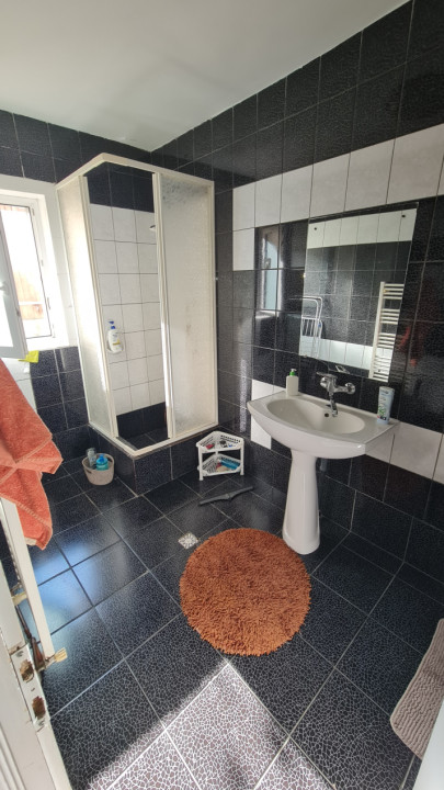 Casa 5 camere zona UMF