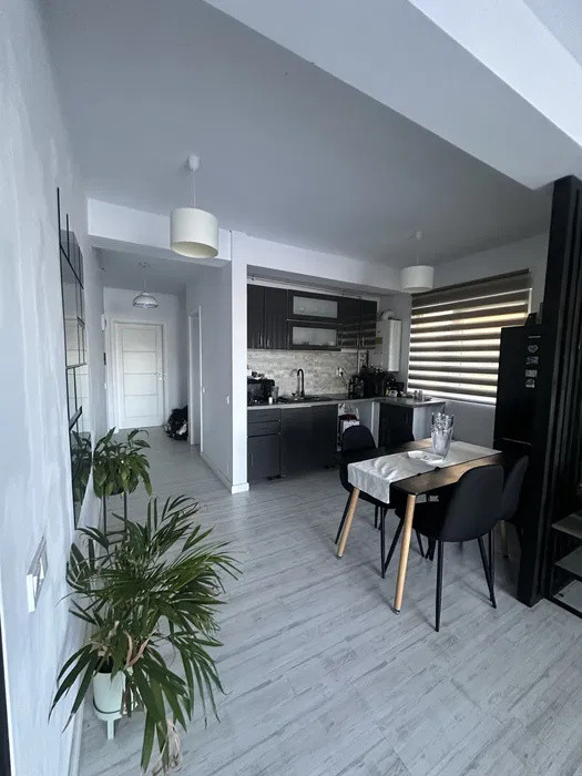 Apartament cu 2 camere, 56 mp, balcon, zona Razoare