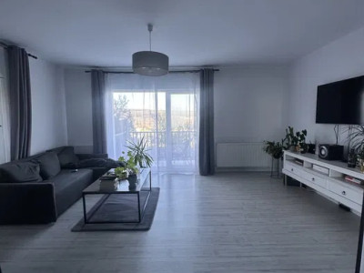 Apartament cu 2 camere, 56 mp, balcon, zona Razoare