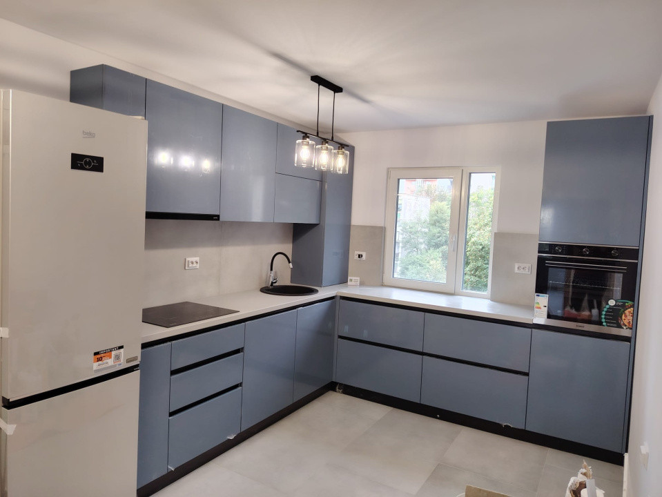 Apartament cu 4 camere,78mp,zona Andrei Muresanu