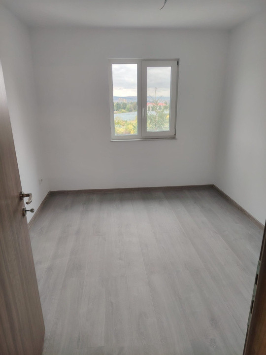 Apartament cu 4 camere,78mp,zona Andrei Muresanu