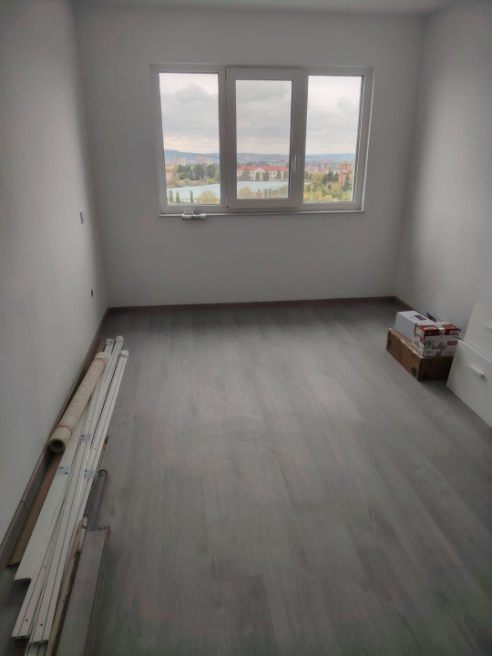 Apartament cu 4 camere,78mp,zona Andrei Muresanu