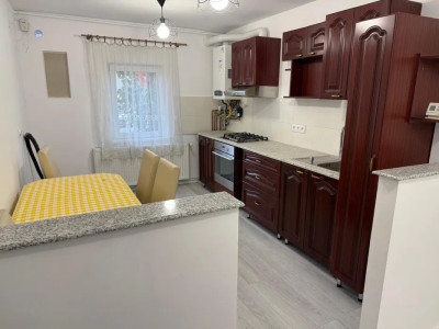 Apartament cu 3 camere, 65 mp, zona Zorilor