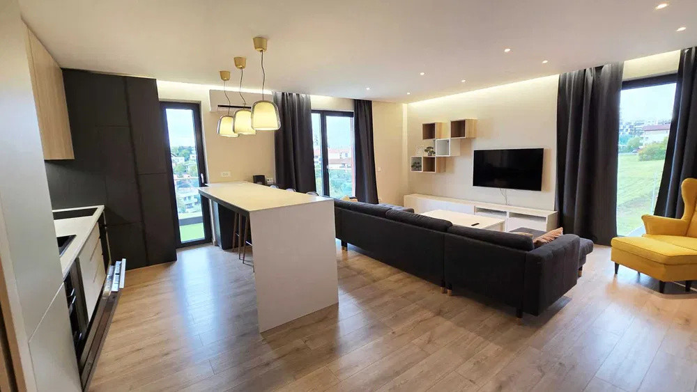 Apartament cu 3 camere,82mp,parcare, zona Andrei Muresanu