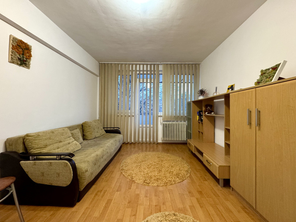 Apartament 2 camere, 45 mp, etaj 2, parcare, zona Liceului Onisifor Ghibu