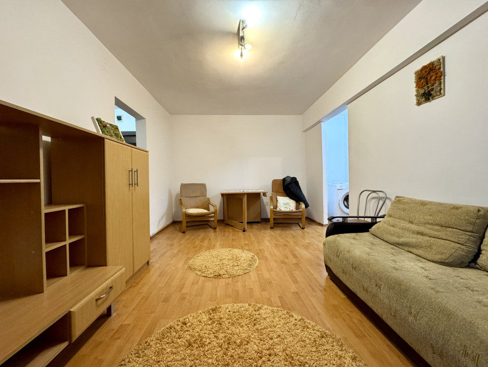 Apartament 2 camere, 45 mp, etaj 2, parcare, zona Liceului Onisifor Ghibu