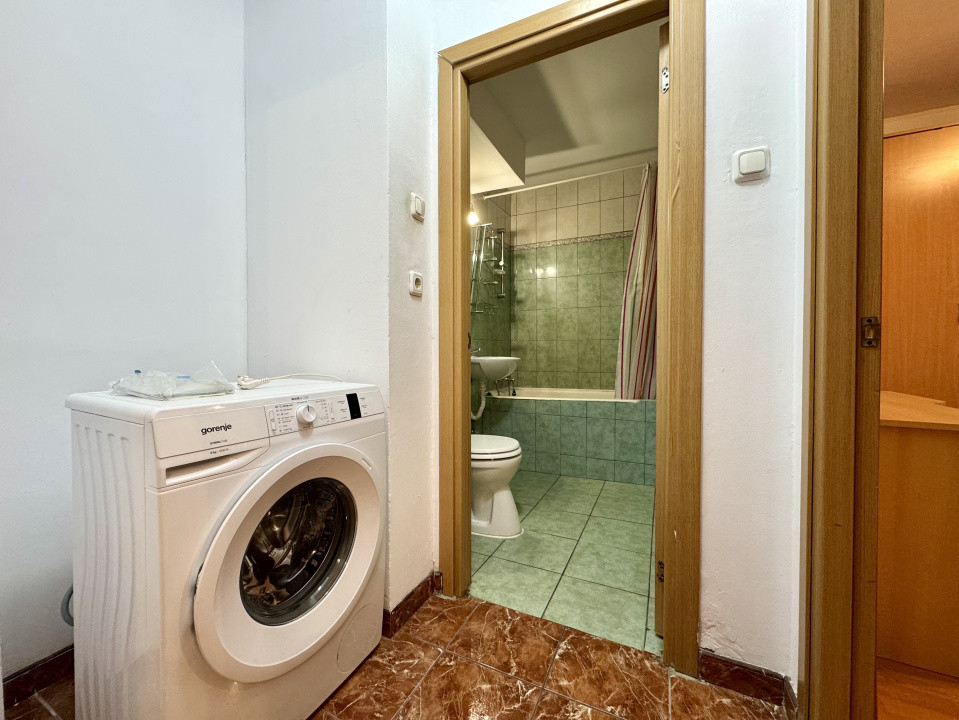 Apartament 2 camere, 45 mp, etaj 2, parcare, zona Liceului Onisifor Ghibu