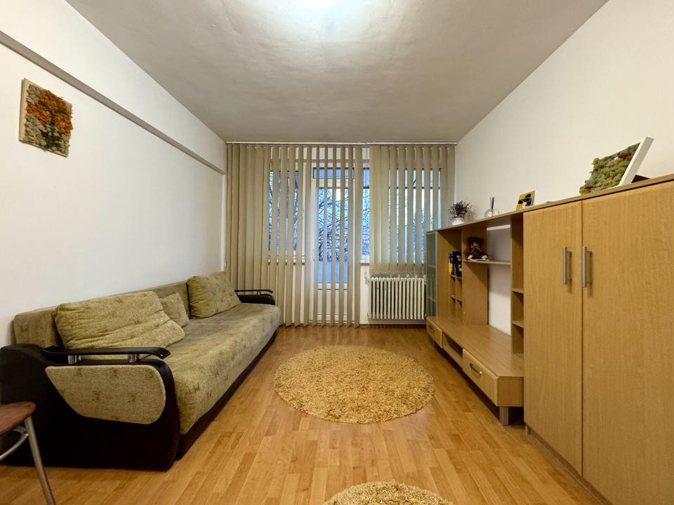 Apartament 2 camere, 45 mp, etaj 2, parcare, zona Liceului Onisifor Ghibu