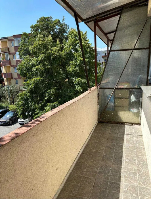 Apartament 2 camere, 45 mp, etaj 2, parcare, zona Liceului Onisifor Ghibu