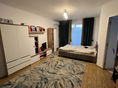 Apartament cu o camera, 40 mp, balcon, zona Florilor