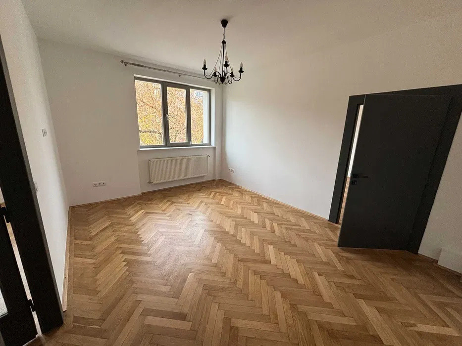 Apartament cu 5 camere,120mp, zona Centru