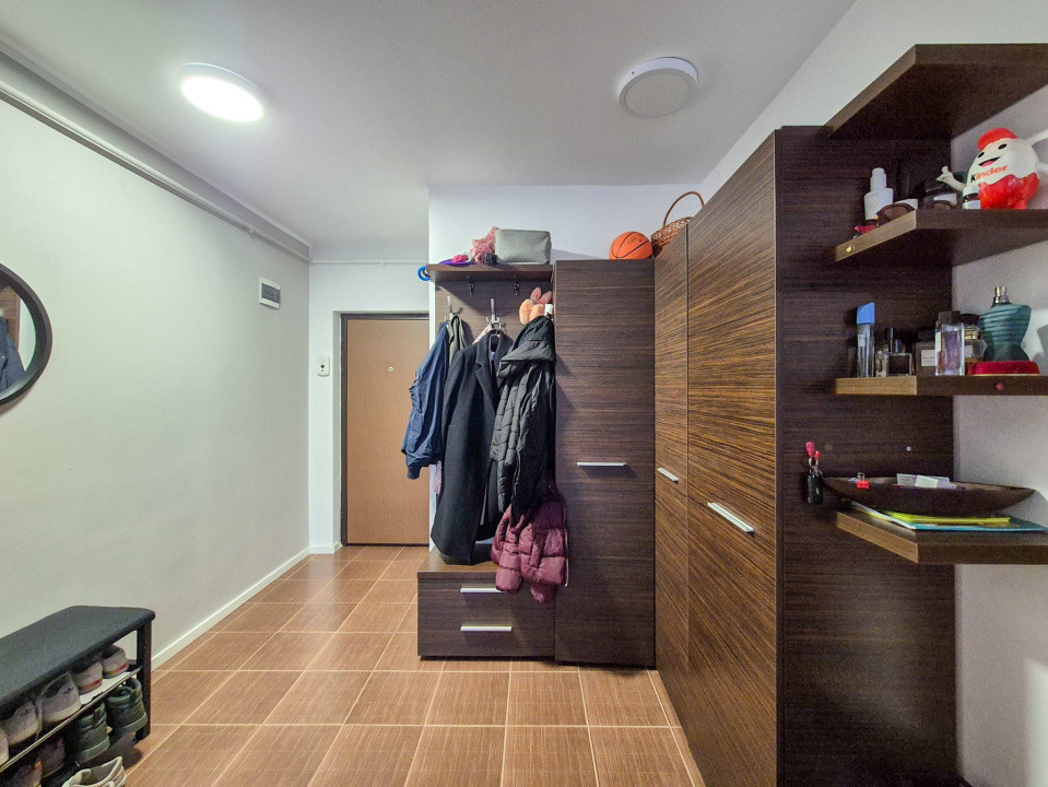 Apartament 3 camere, 64mp, Etaj 1 , 2 Parcari incluse, zona Terra