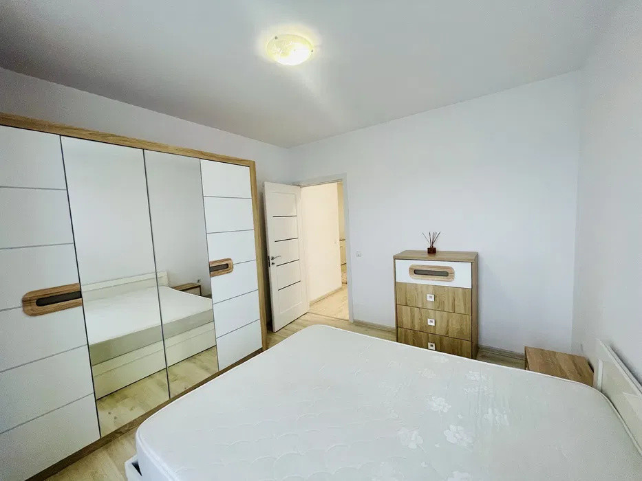 Apartament cu 3 camere,75mp,parcare, zona Zorilor