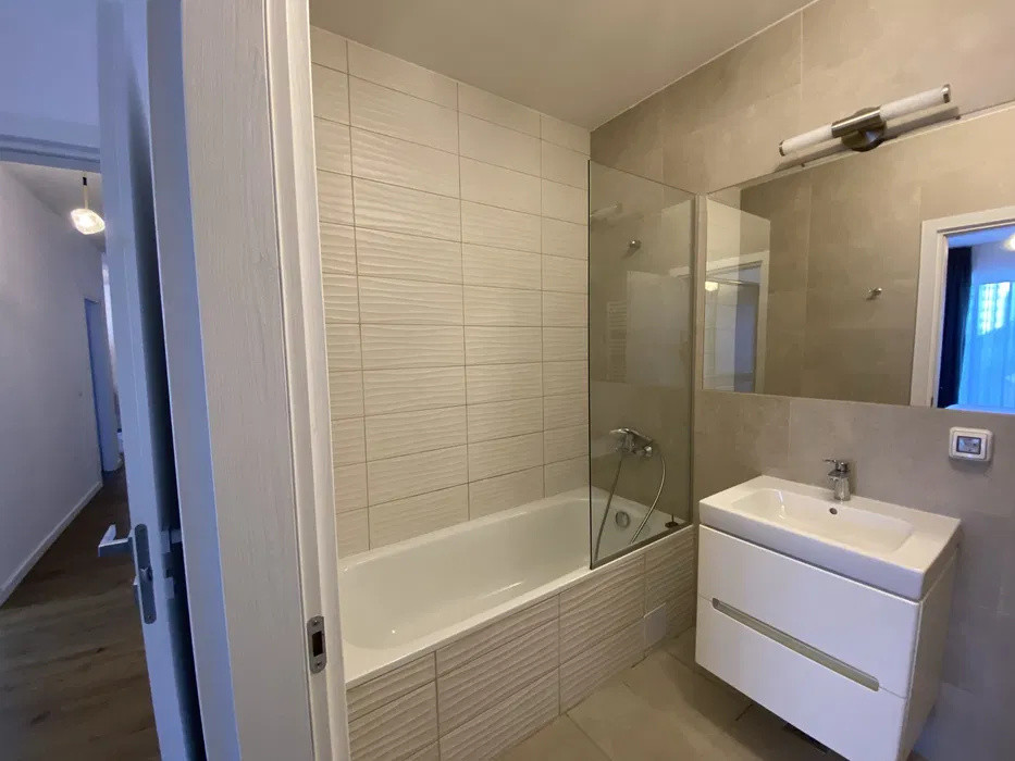 Apartament cu 3 camere, 82 mp, zona Marasti