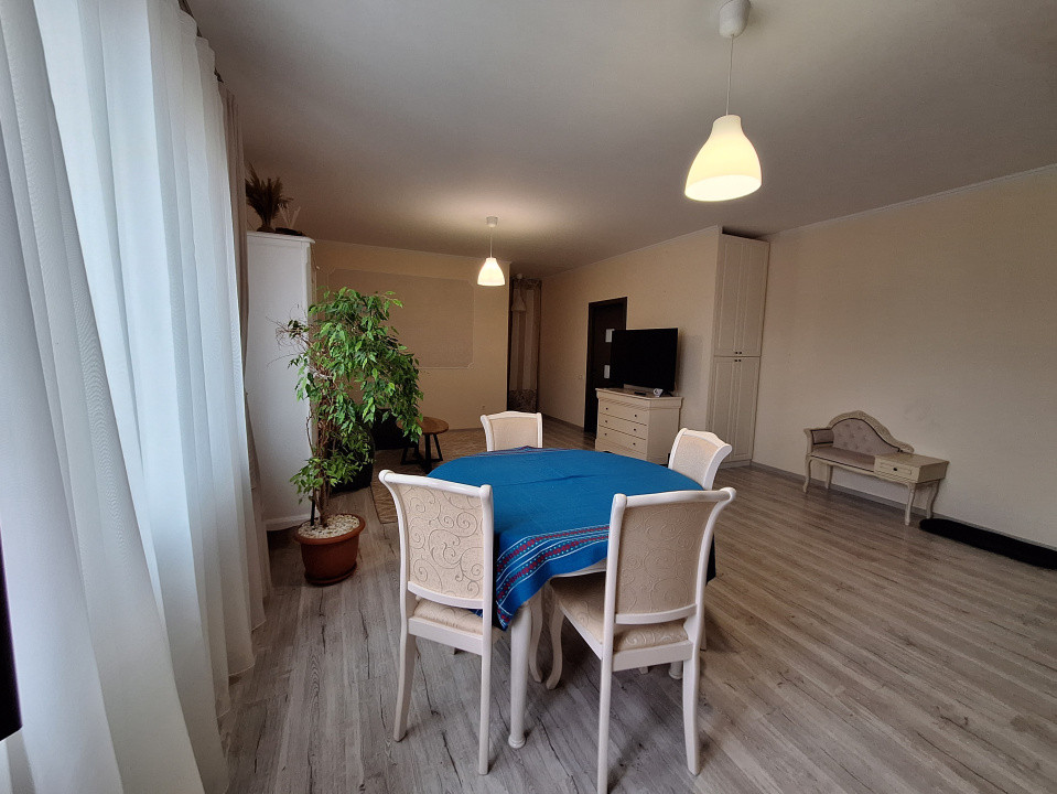Apartament cu 2 camere, 55 mp, balcon, zona Parcului Poligon