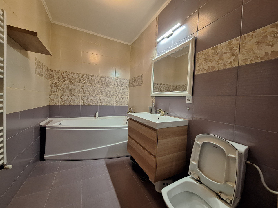 Apartament cu 2 camere, 55 mp, balcon, zona Parcului Poligon