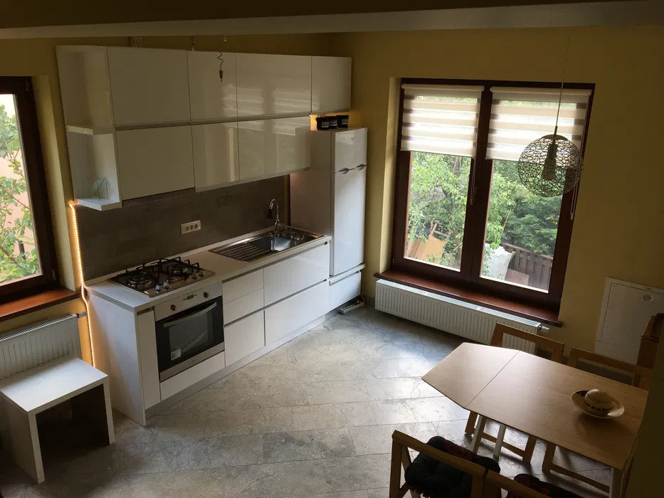 Apartament la casa 100mp,curte,zona Zorilor/UMF