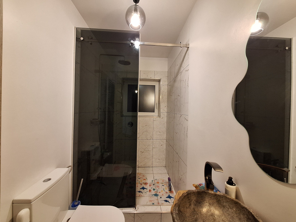 Apartament cu 3 camere, 2 bai, 2 balcoane, zona Muzeul Apei
