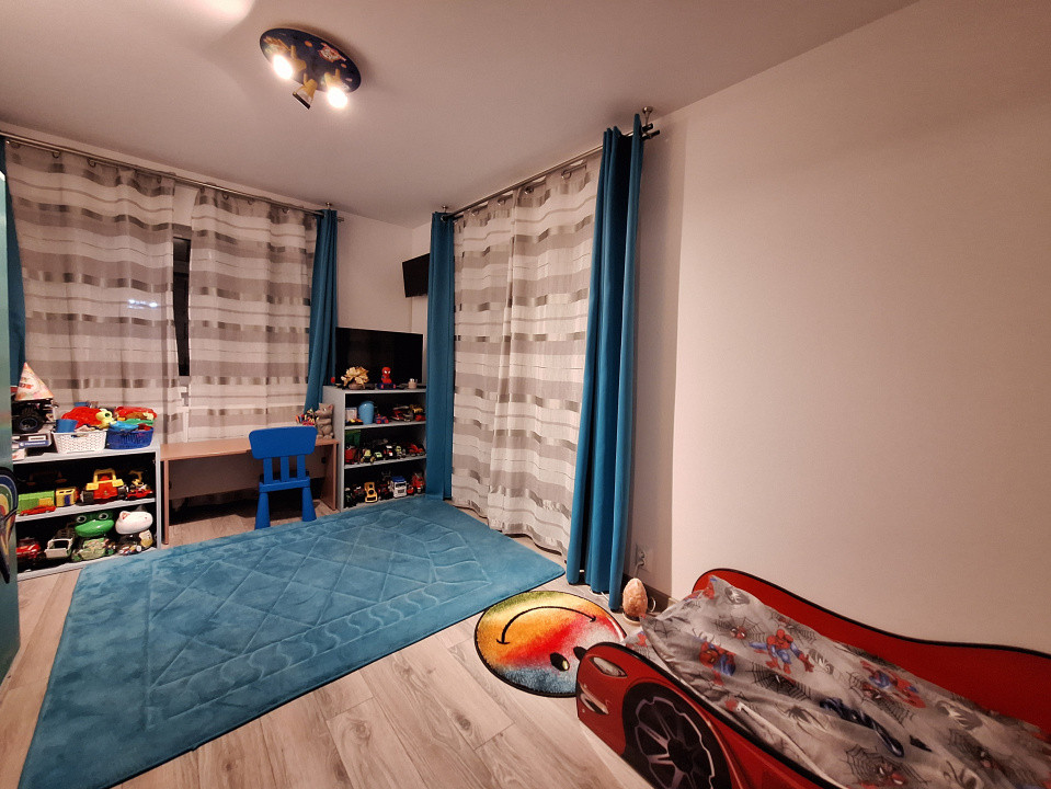 Apartament cu 3 camere, 2 bai, 2 parcari, zona Muzeul Apei
