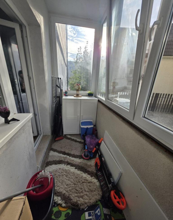 Apartament cu 3 camere, 65 mp, decomandat, 2 bai, balcon, zona Expo Transilvania