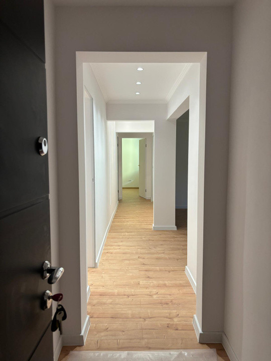 Apartament 3 camere, semidecomandat, 65 mp,  finisat , Manastur/Mehedinți 