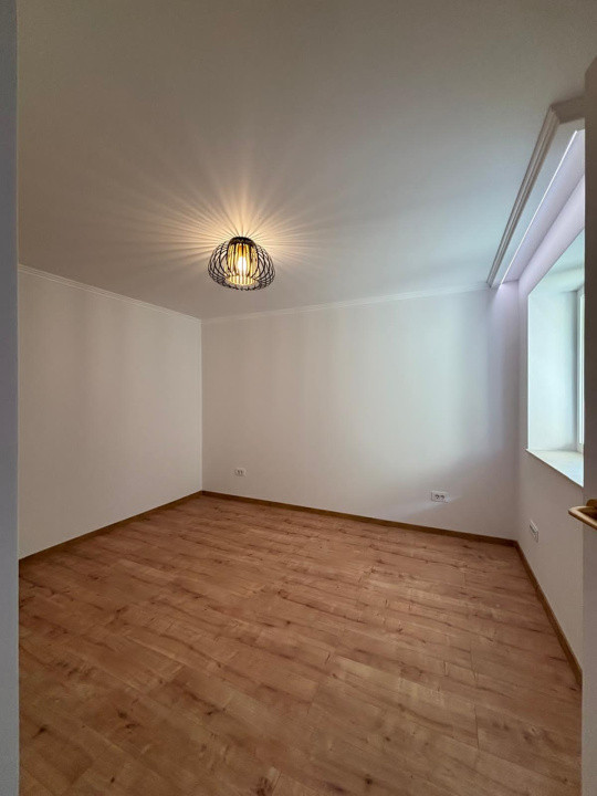 Apartament 3 camere, semidecomandat, 65 mp,  finisat , Manastur/Mehedinți 