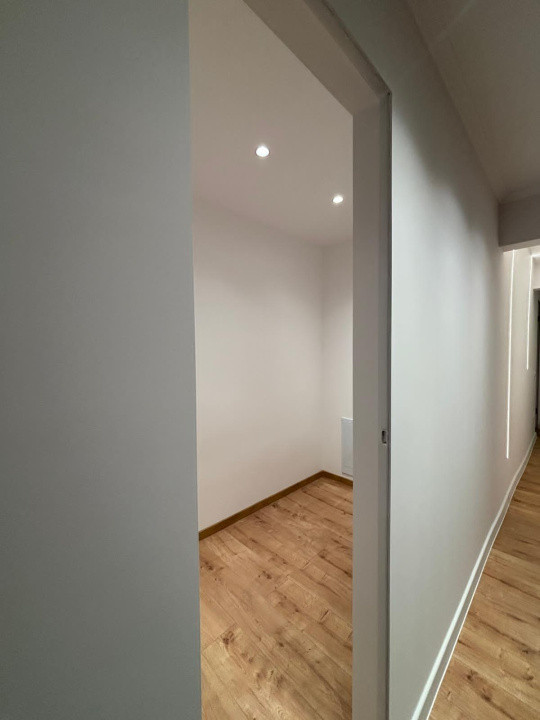 Apartament 3 camere, semidecomandat, 65 mp,  finisat , Manastur/Mehedinți 