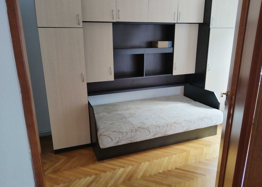 Apartament cu 3 camere, 72 mp, etaj intemediar, zona Bucium