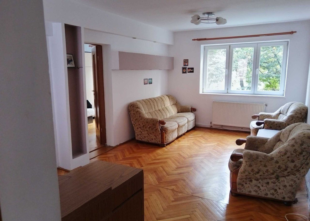 Apartament cu 3 camere, 72 mp, etaj intemediar, zona Bucium