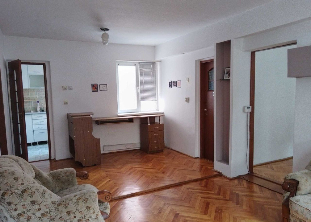 Apartament cu 3 camere, 72 mp, etaj intemediar, zona Bucium
