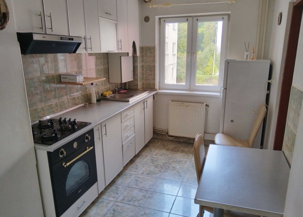 Apartament cu 3 camere, 72 mp, etaj intemediar, zona Bucium