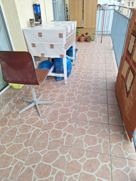 Apartament cu 2 camere, 41 mp, balcon, zona Porii