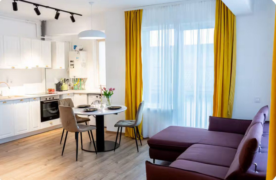 Apartament cu 3 camere, 67 mp, balcon, zona Teilor