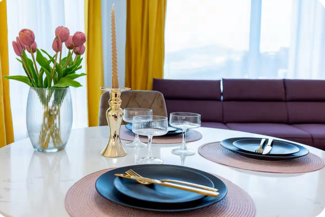 Apartament cu 3 camere, 67 mp, balcon, zona Teilor