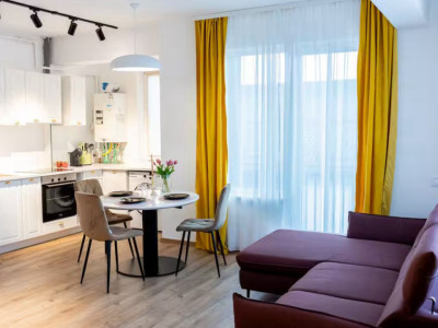 Apartament cu 3 camere, 67 mp, balcon, zona Teilor
